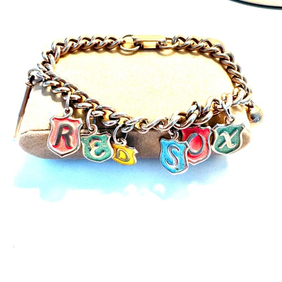 Rare Vintage 1950s/1960s Boston Red Sox Enamel Shields Baseball Charm Bracelet - Picture 1 of 9